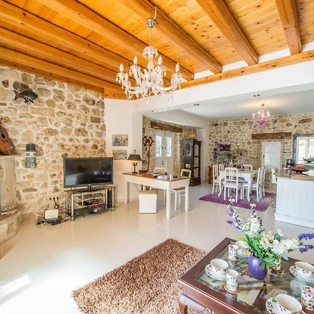 Villa Siorra By Posarellivillas Peritheia